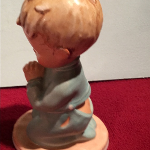 CHILD AT PRAY HUMMEL BY GOEBEL MADE IN WEST GERMANY. - Picture 3 of 7